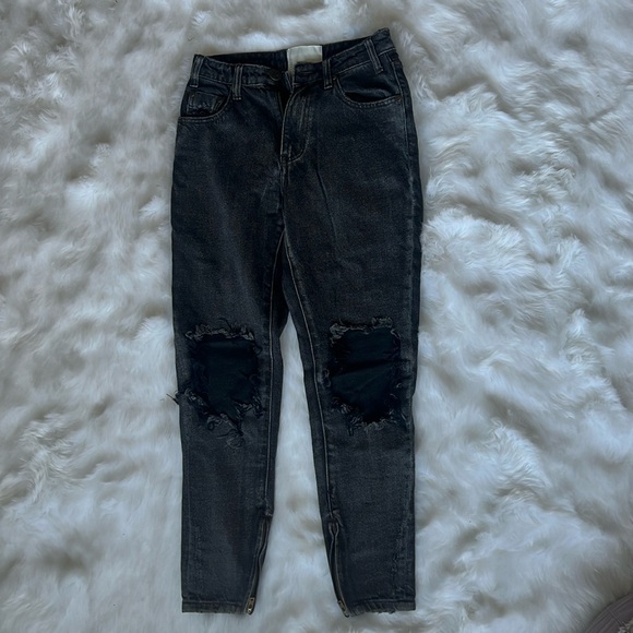 Women’s one tea spoon jeans, size 24. Perfect condition, these jeans are SO cute - Picture 3 of 6